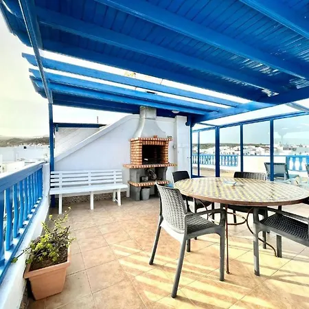 Timanfaya Apartment, Wifi, Sea Views,punta Mujeres